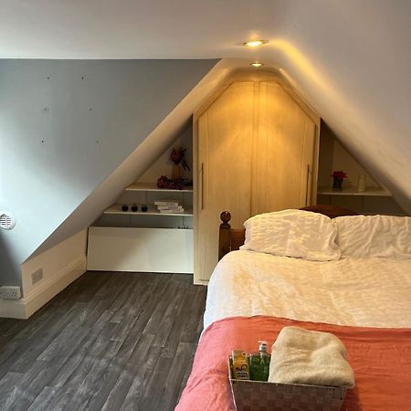 Cozy Room In A Serene House Бирмингам Екстериор снимка