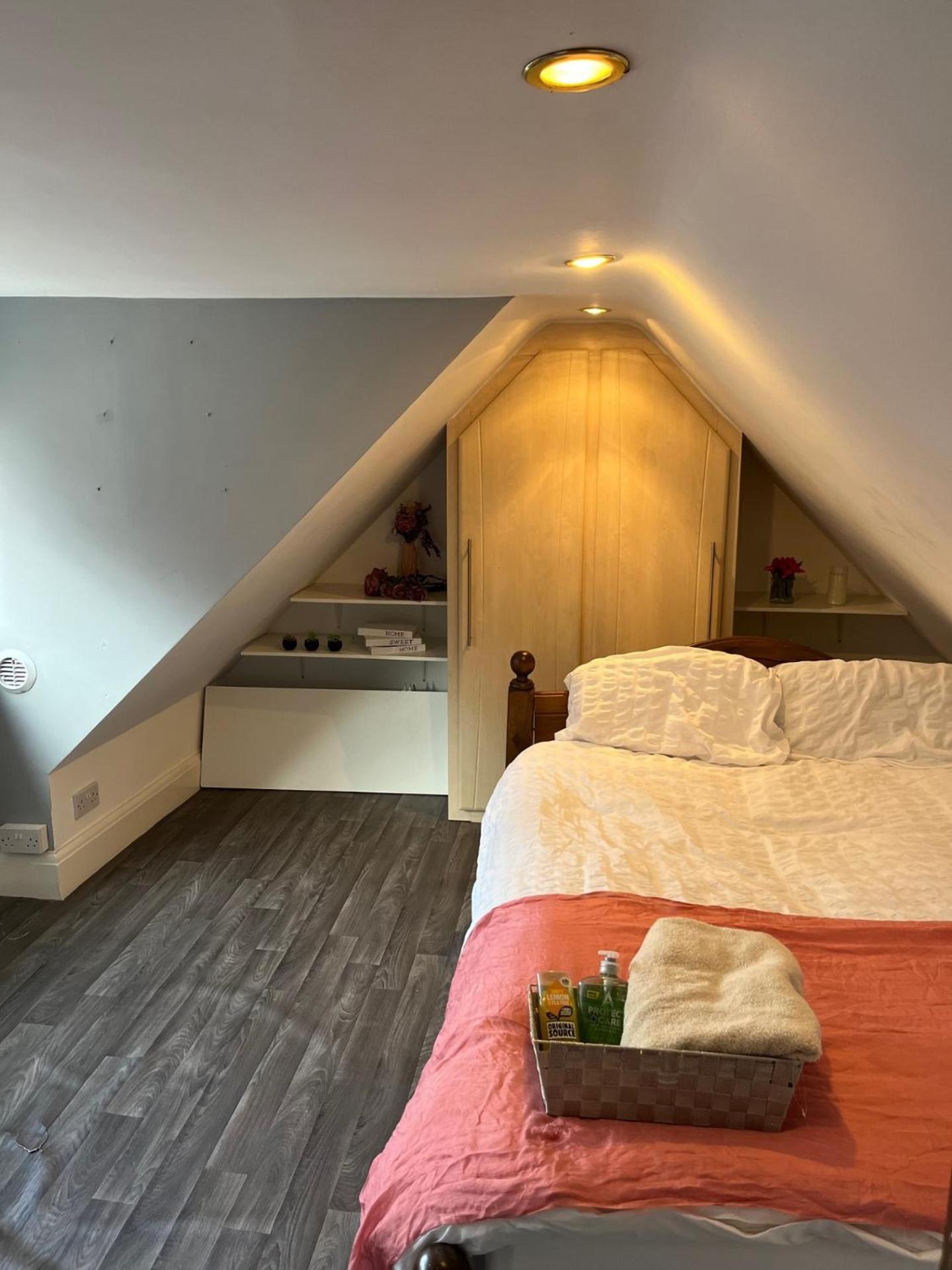 Cozy Room In A Serene House Бирмингам Екстериор снимка